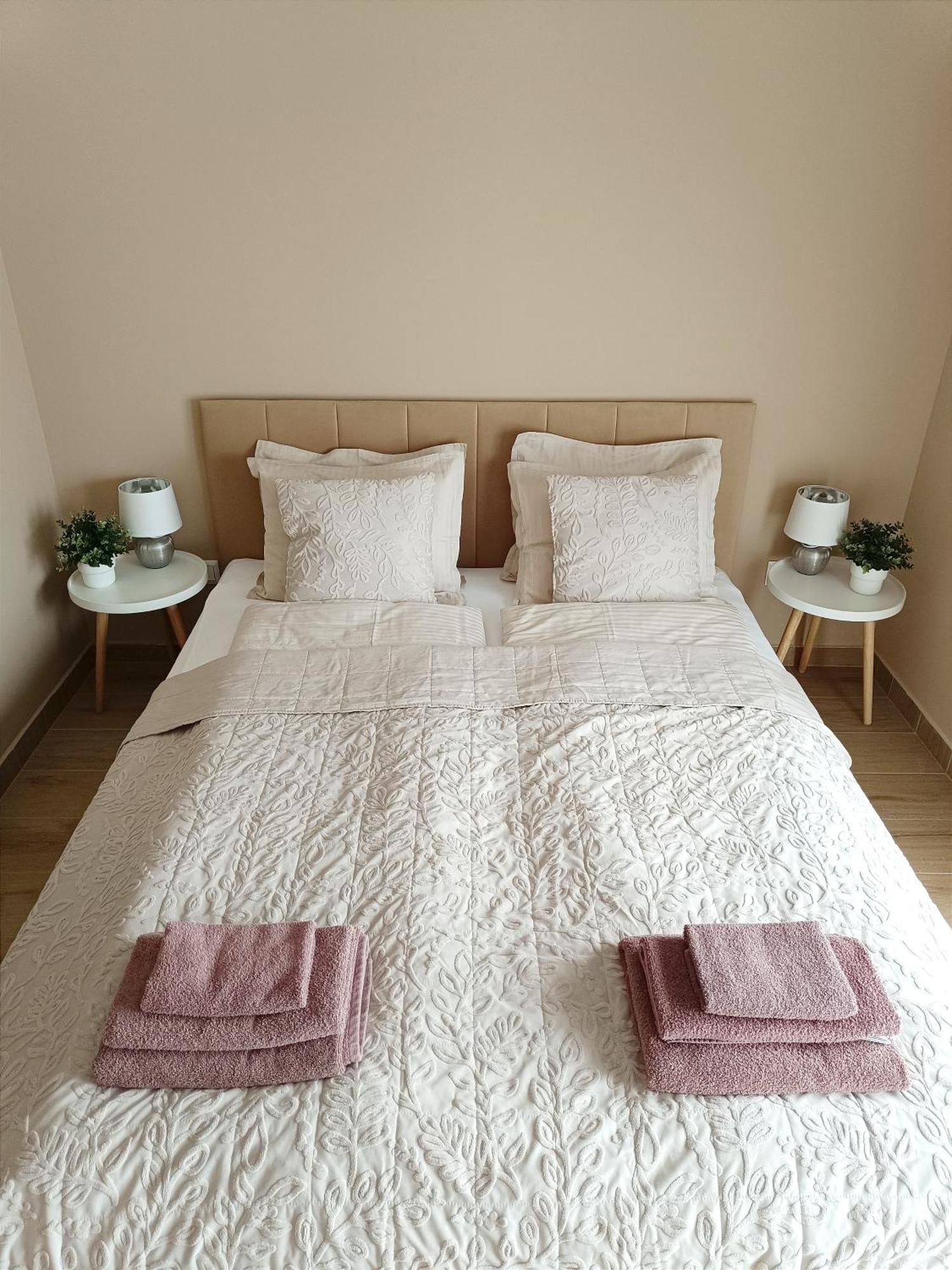 Modern Lux Home Сегед Экстерьер фото